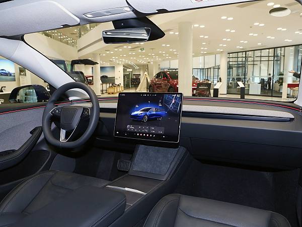 1400x1050_autohomecar__ChxoHWfURVmAfIN0AB8wsX-9mfw881