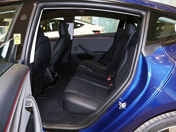 1400x1050_autohomecar__ChxoHWfURY-AenQwACAGo57FMOA129