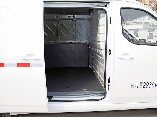 Wuling Yangguang Details (9)