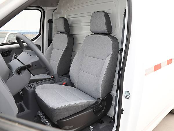 Wuling Yangguang Interior (5)