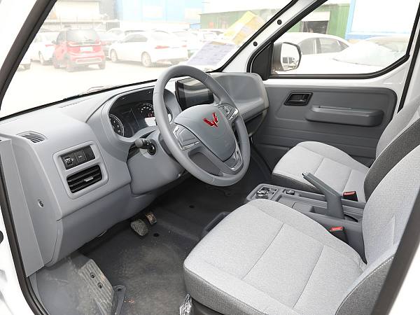 Wuling Yangguang Interior (6)