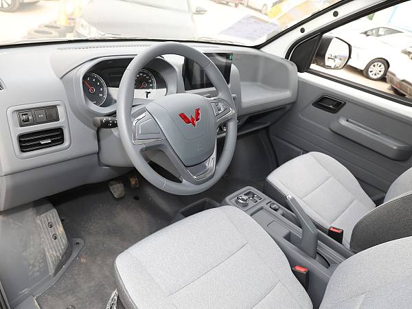 Wuling Yangguang Interior (8)
