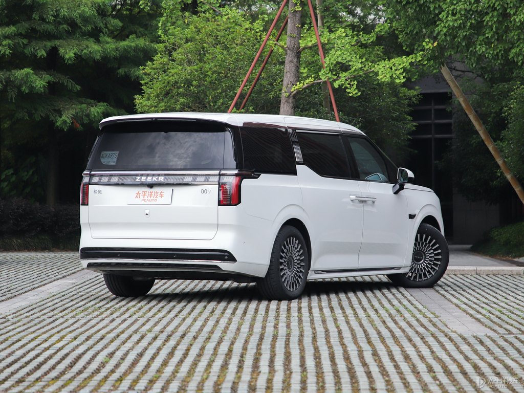 ZEEKR 009