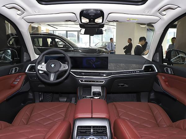 BMW X5 Interior (1)