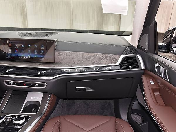 BMW X5 Interior (2)