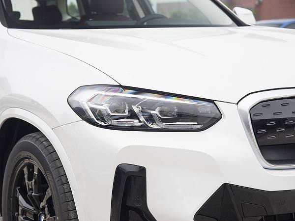 BMW iX3 details (10)