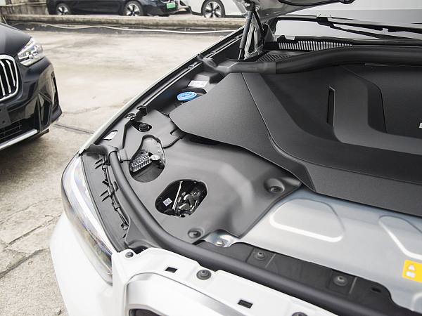 BMW iX3 details (5)