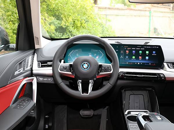 BMW iX1 interior (5)