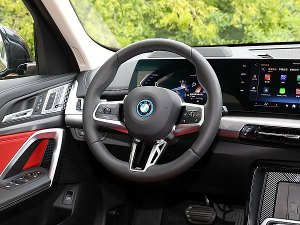 BMW iX1 interior (7)