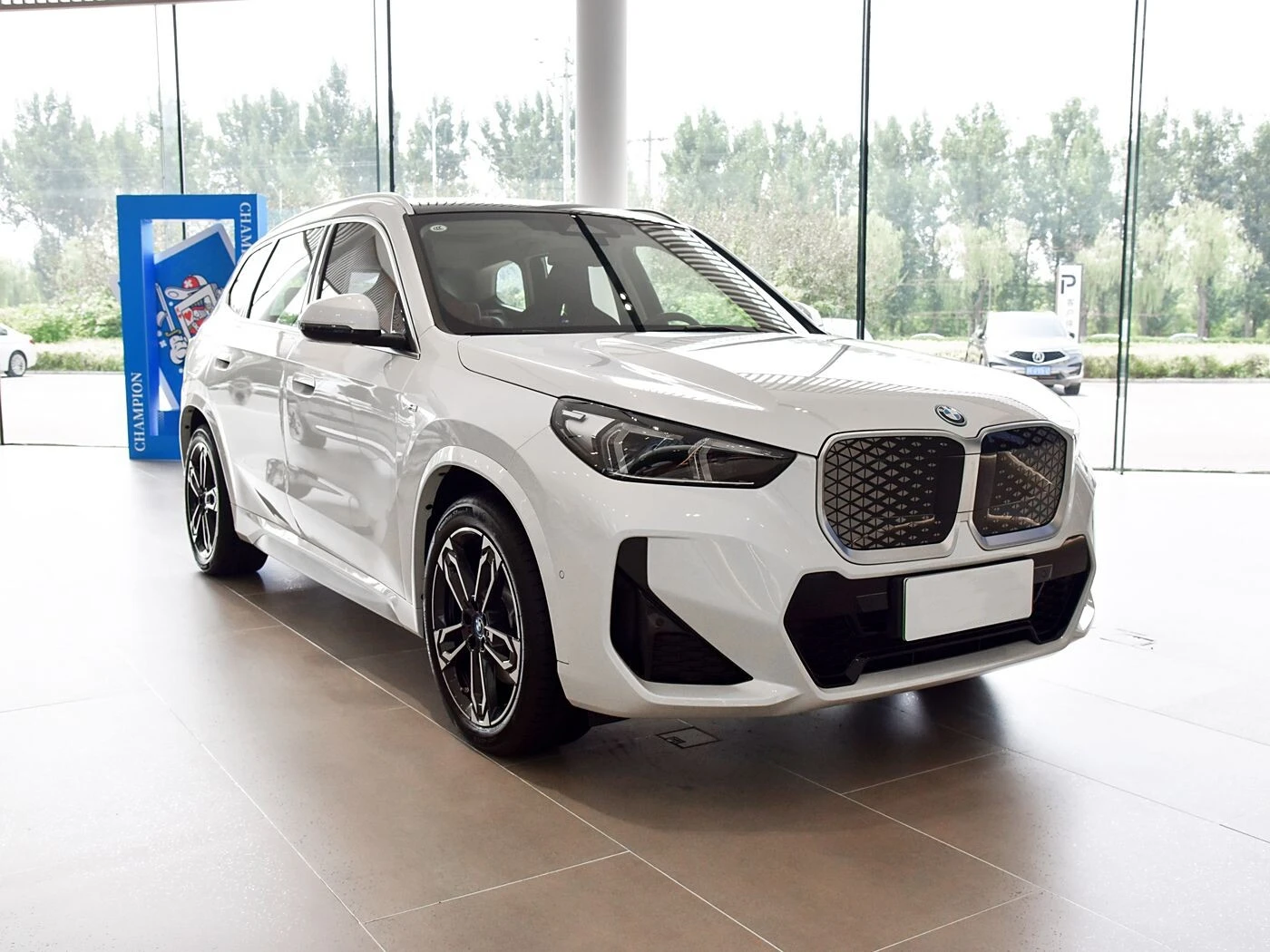 BMW iX1