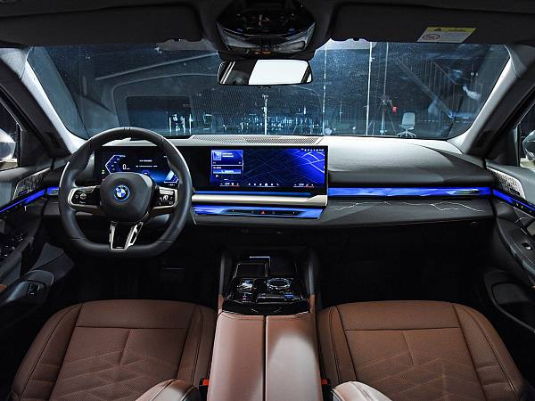 BMW i5 Interior (1)