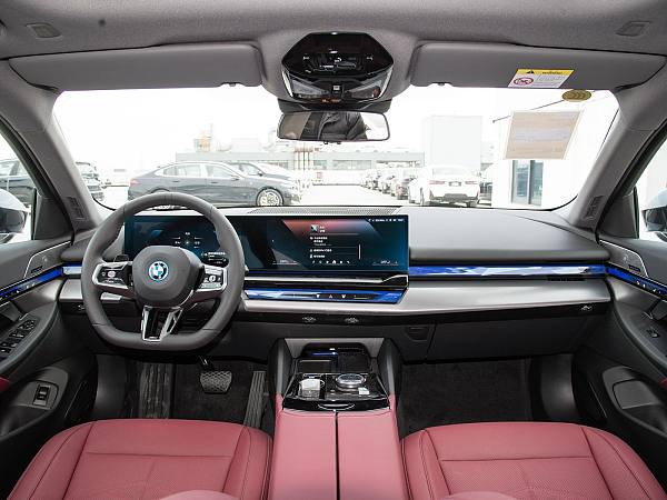 BMW i5 Interior (2)