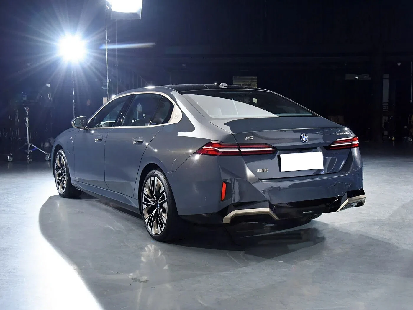 BMW i5