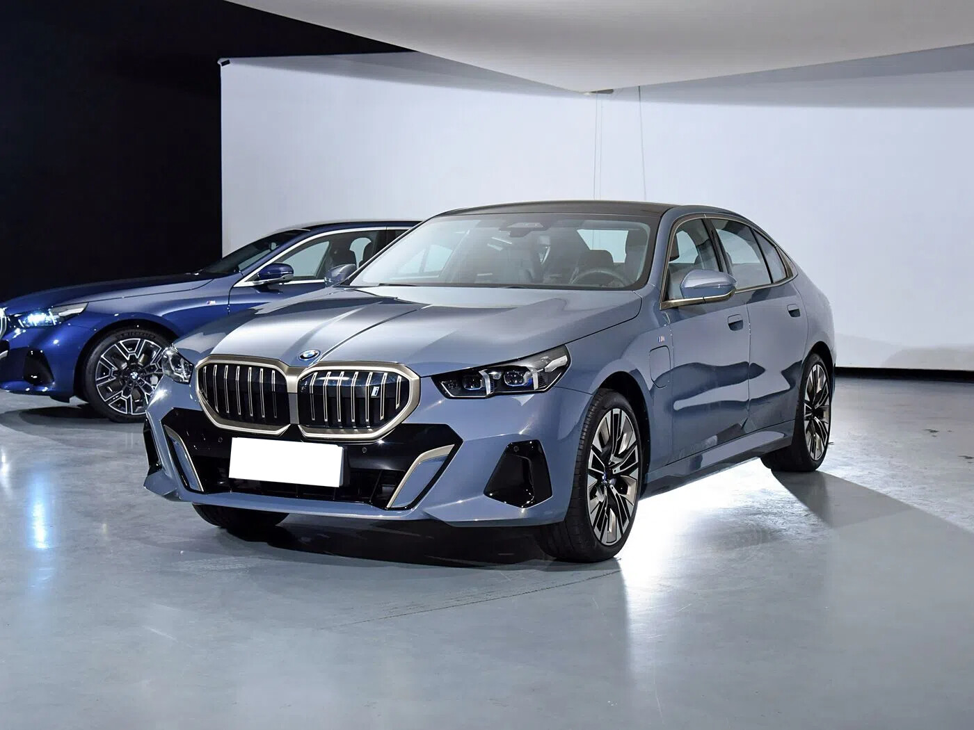BMW i5