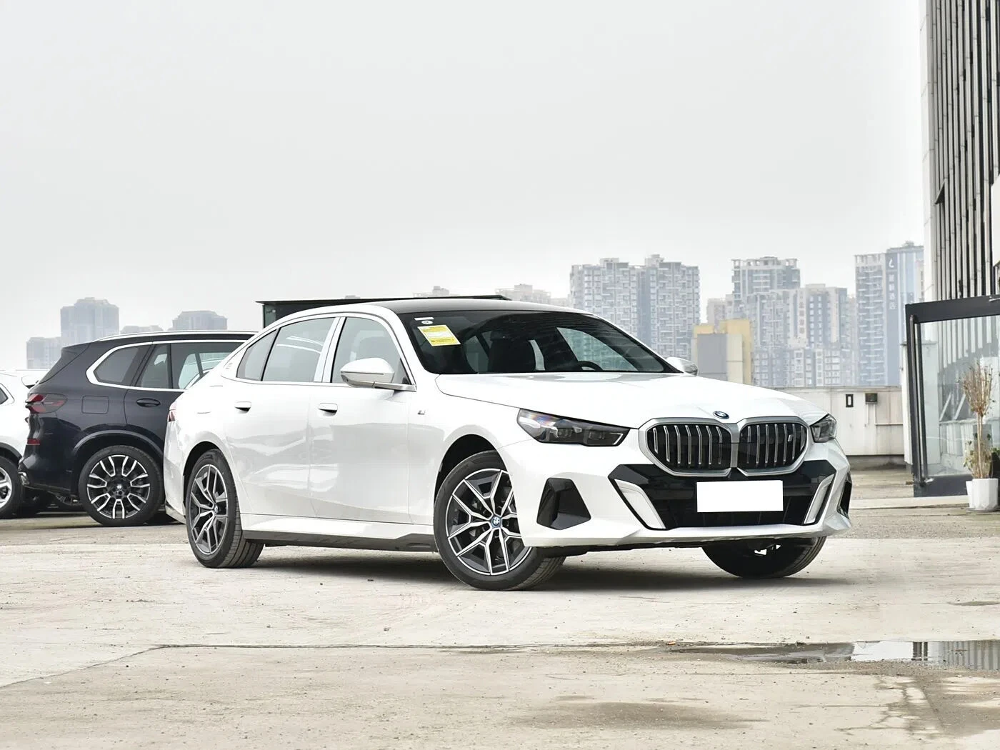 BMW i5