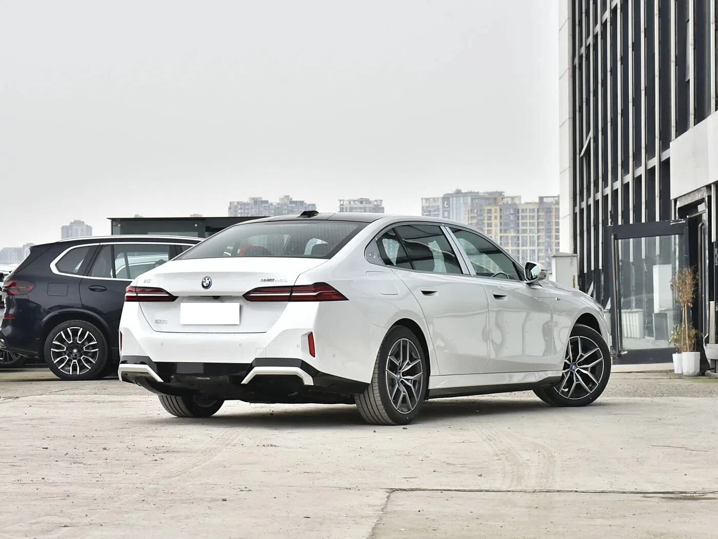 BMW i5