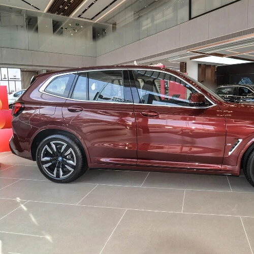 BMW iX3