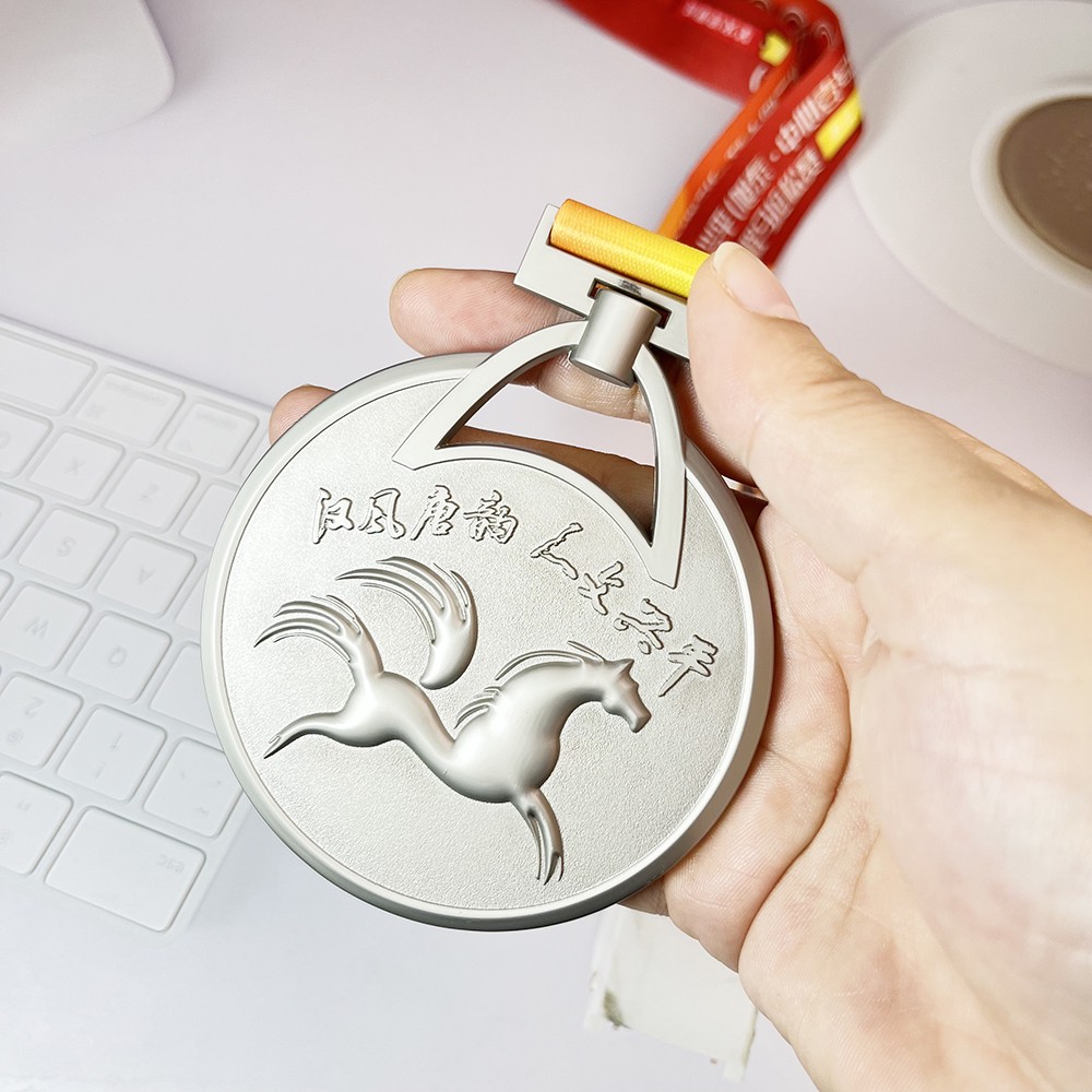 Custom Half Marathon Pearl Nickel Finisher Medal – Zinc Alloy Plated | Horse Motif & Raised Text | Race Commemorative Award