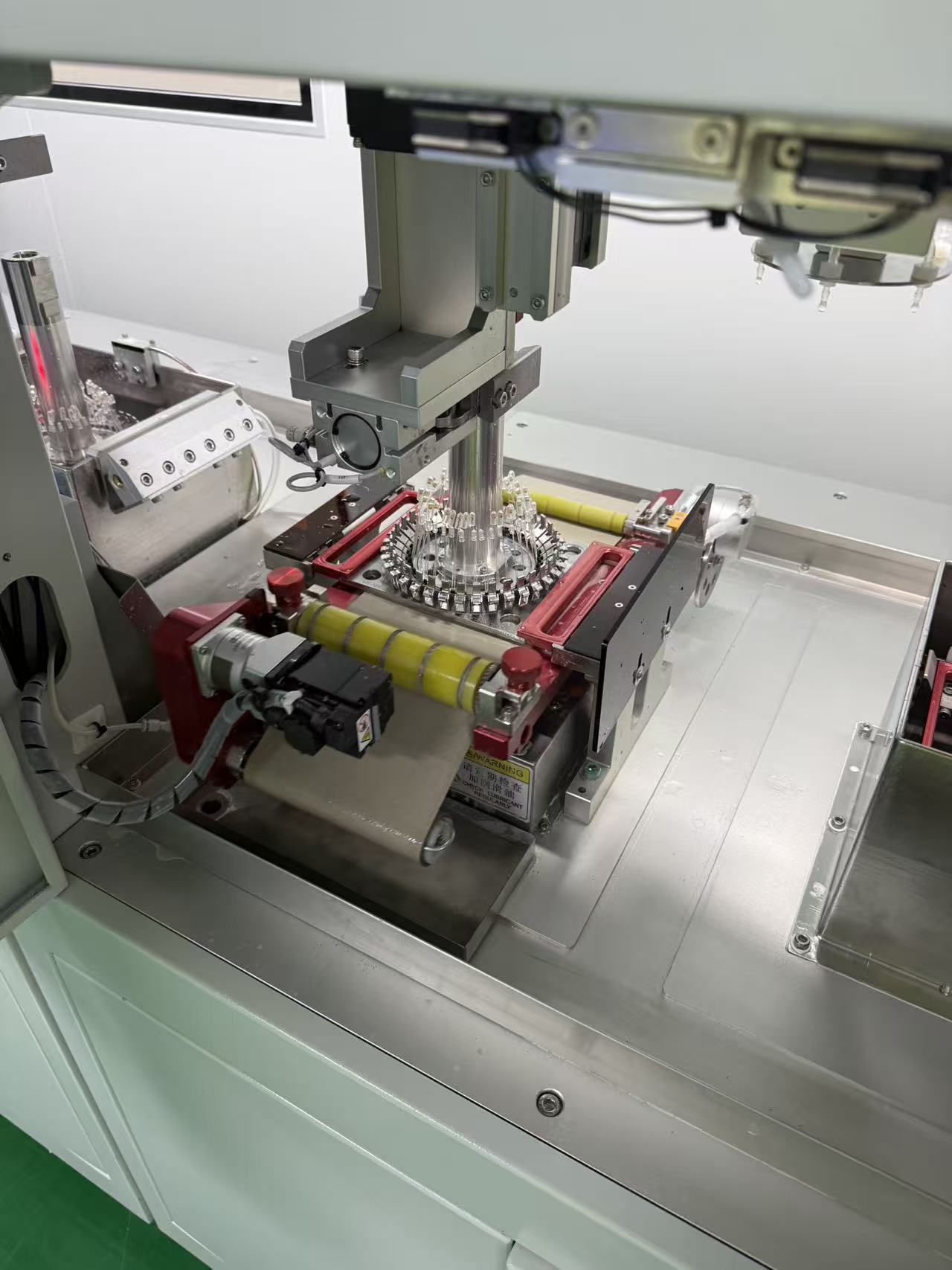 Why Leading MPO/MTP Manufacturers Choose XYT Lapping Film