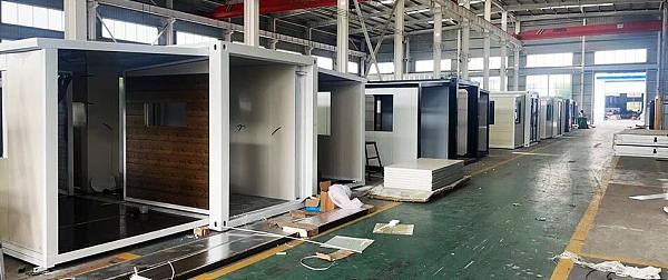 1722330240676835845152714752