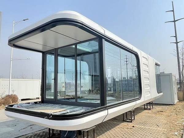 Capsule spatiale (9)