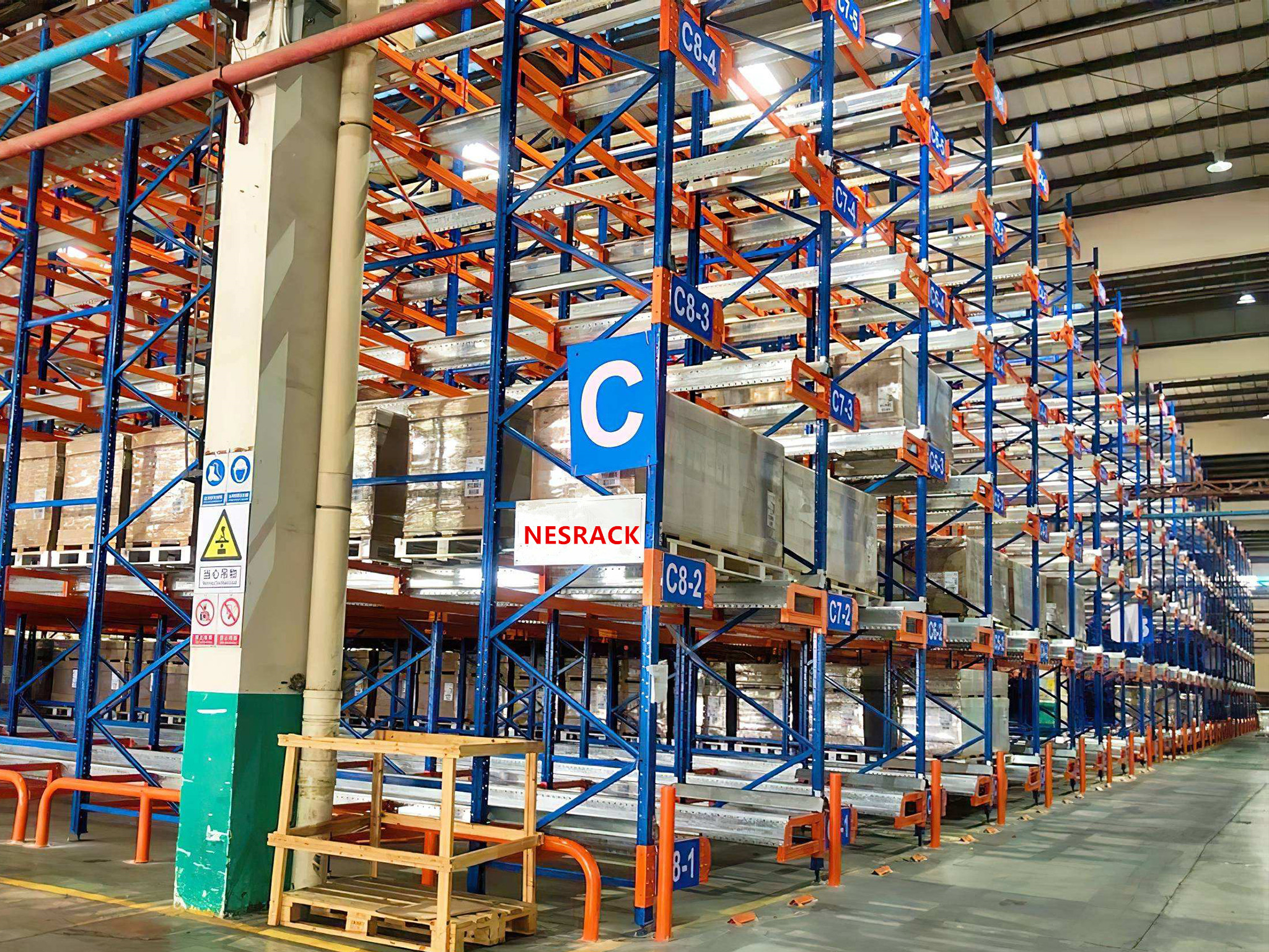 Depuis plus de 15 ans, l'accent est mis sur les équipements d'entreposage et de logistique de haute qualité.