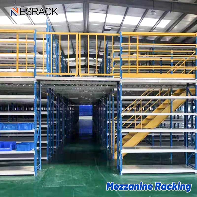 Étagère de grenier