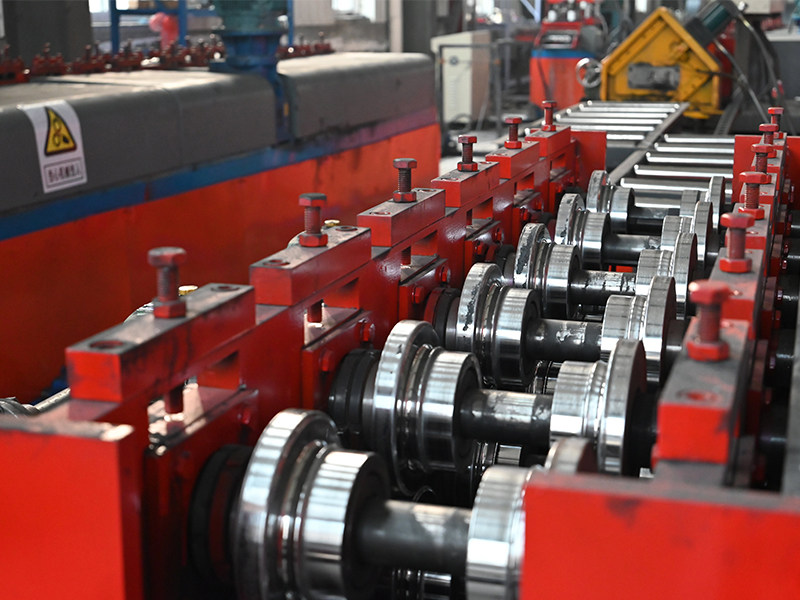 Máquina de moldagem por soldadura de vigas a frio