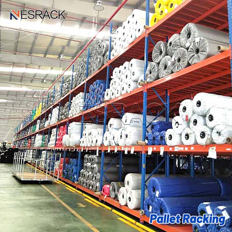 As melhores soluções de estantes para a indústria têxtil: Durabilidade, flexibilidade e otimização do espaço