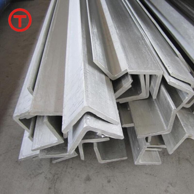 فولاذ بزاوية