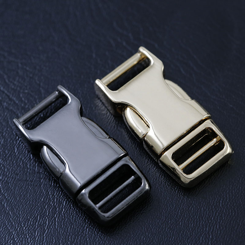 Small snap fastener 