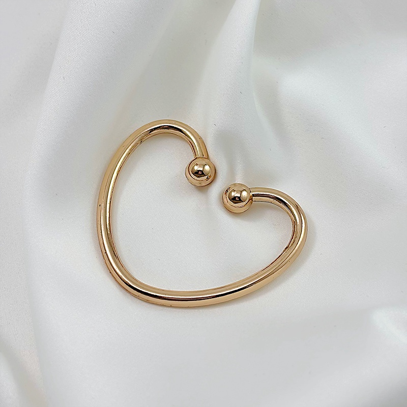 Swimsuit clasp