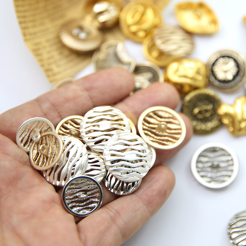 Fashion buttons