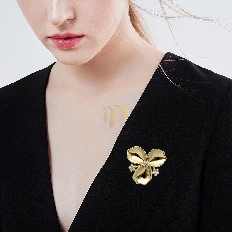 Brooch decorative buckle