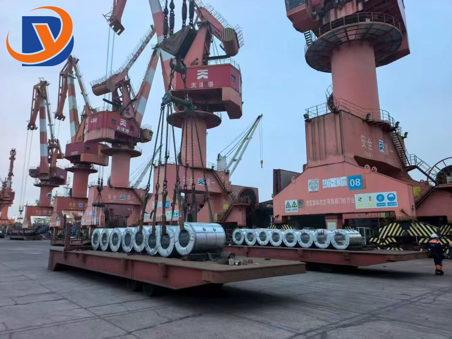 Our company's foreign trade has reached a new peak with the shipment of core steel in batches