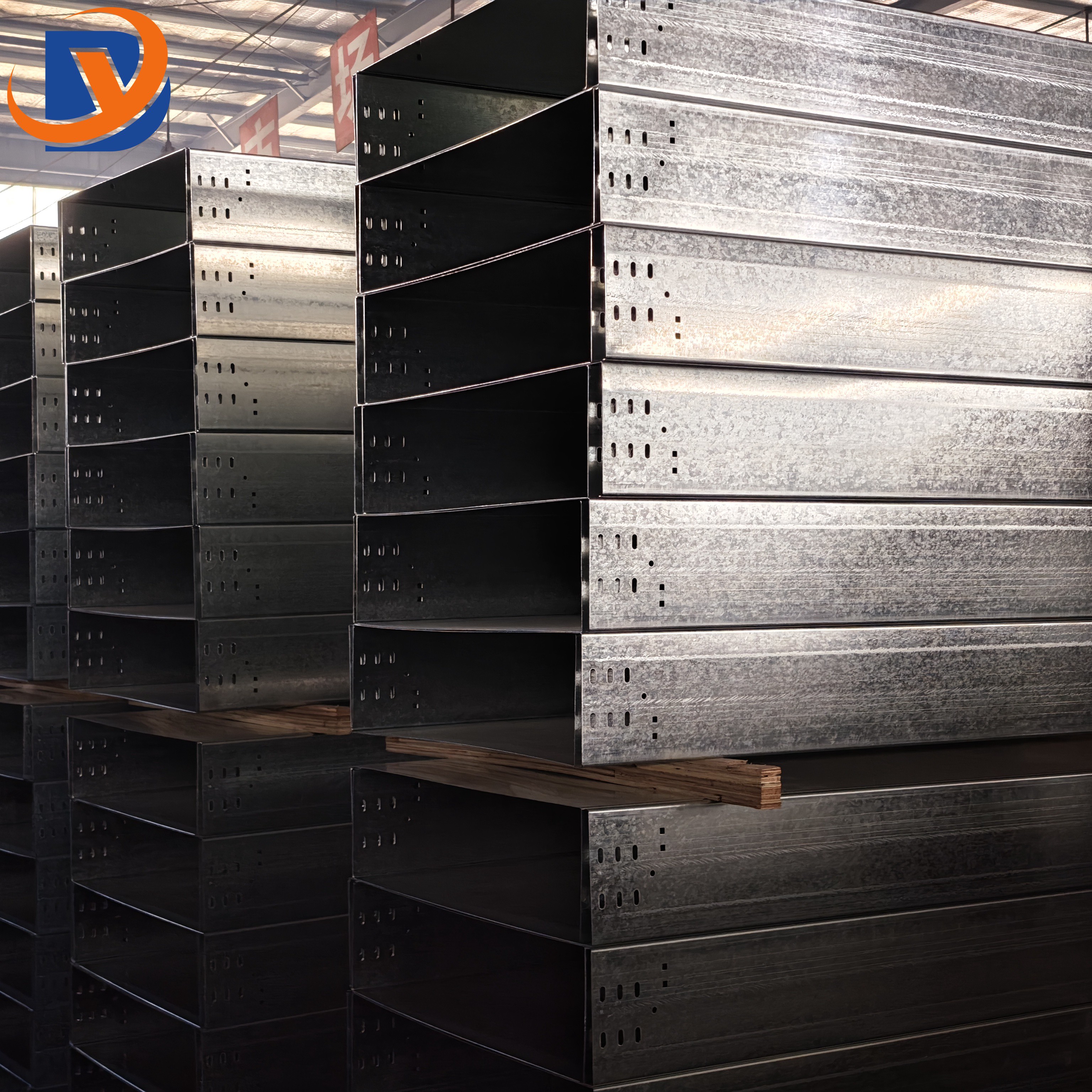 Cable tray & cable ladder