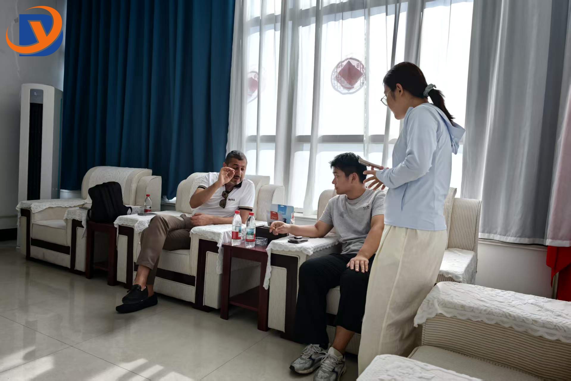 Warmly welcome Turkish customers to visit and negotiate cooperation on carbon steel square tubes.