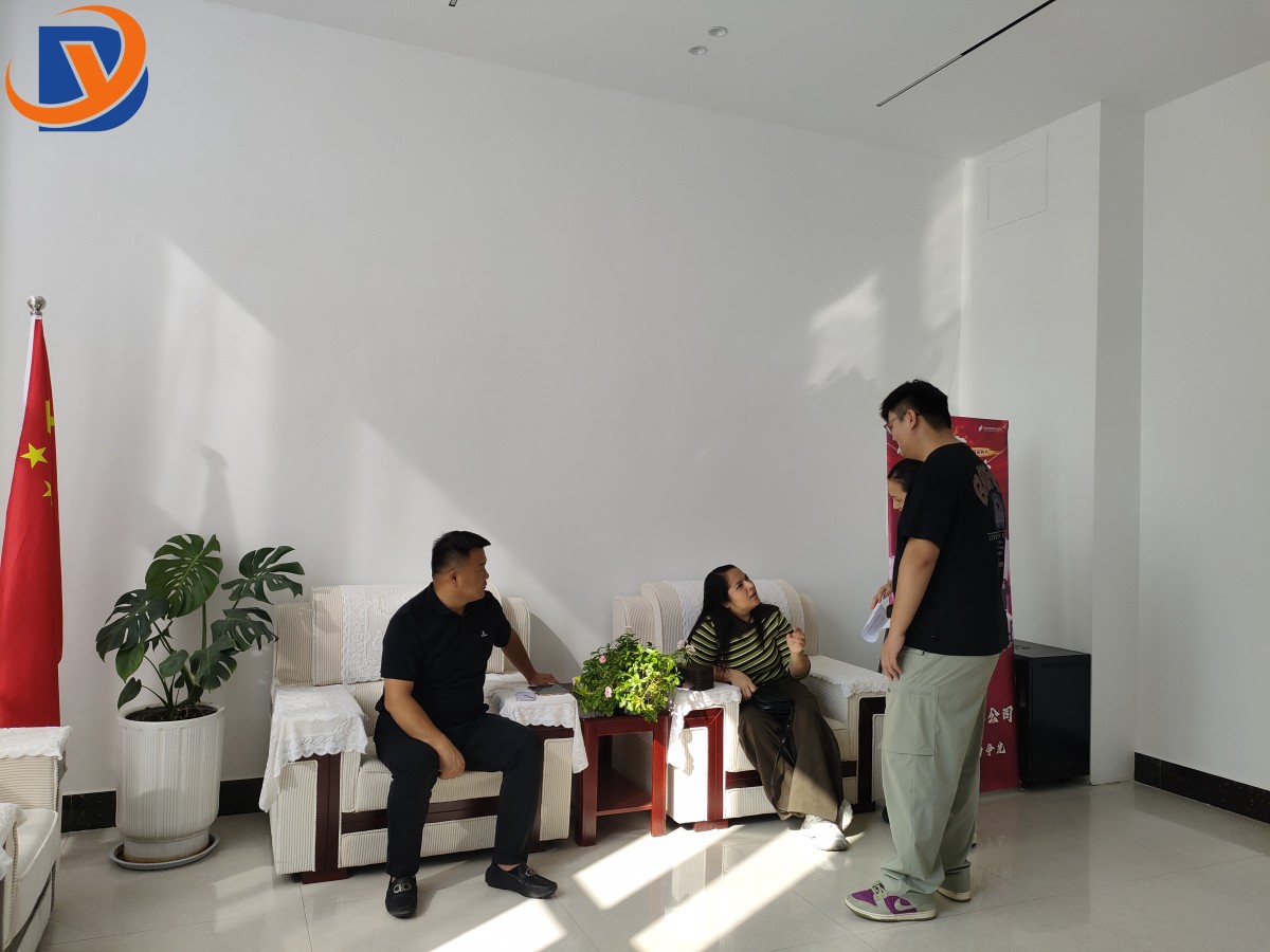 微信图片_20260923150046_1889_2 Warmly welcome the customers from Ecuador to visit and inspect.