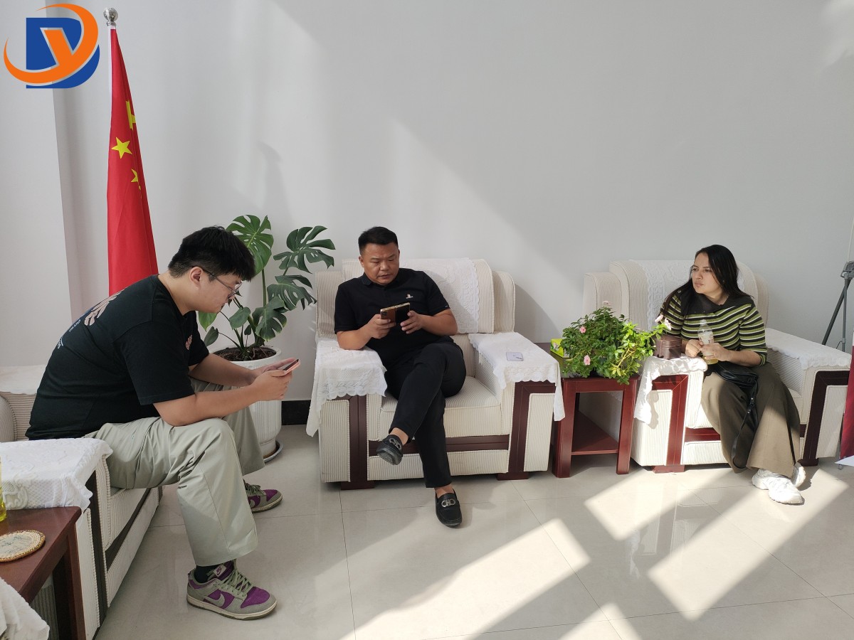 微信图片_20260923150353_1899_2 Warmly welcome the customers from Ecuador to visit and inspect.