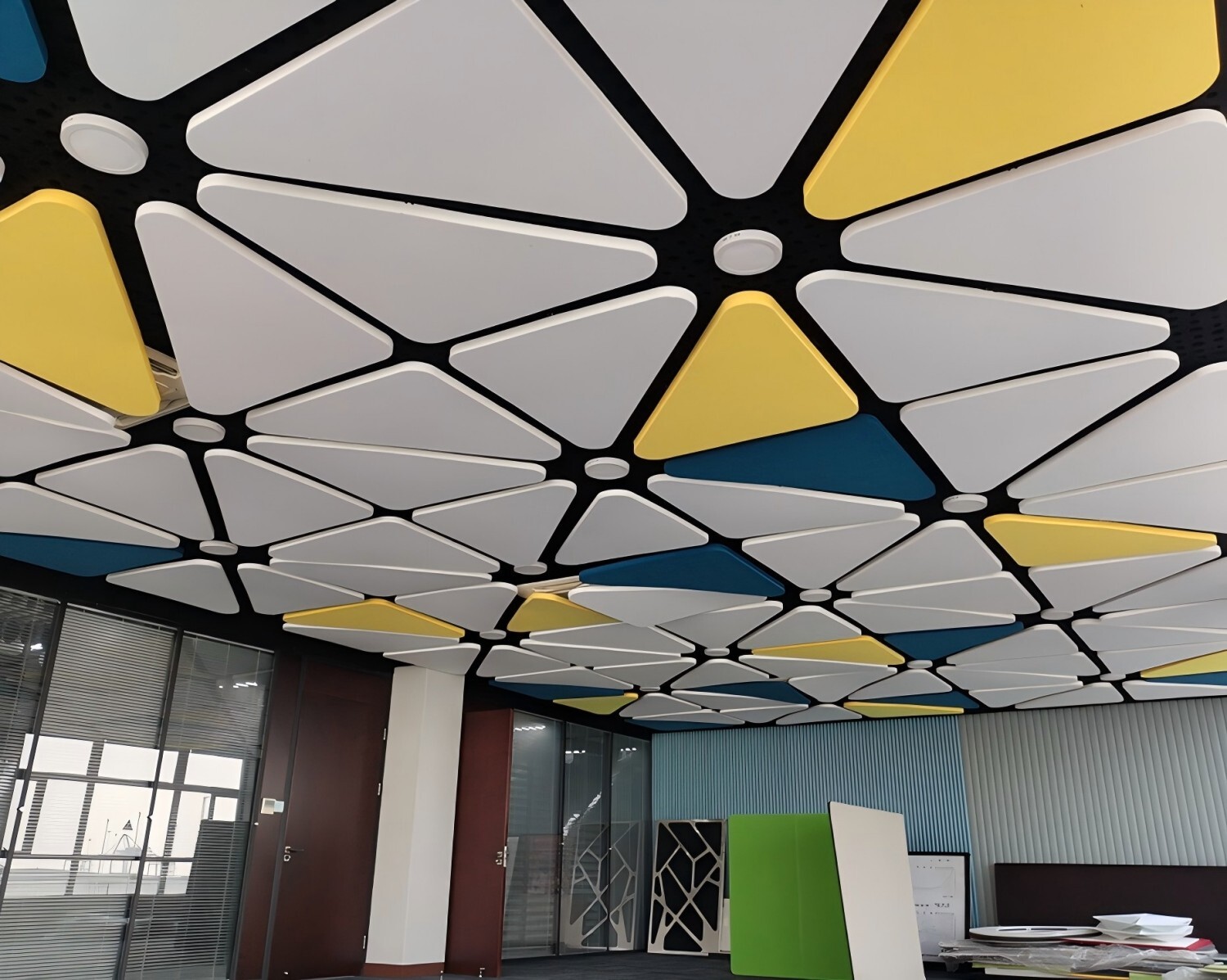 Which indoor sound insulation material is good? Different sound insulation materials have different advantages and disadvantages.