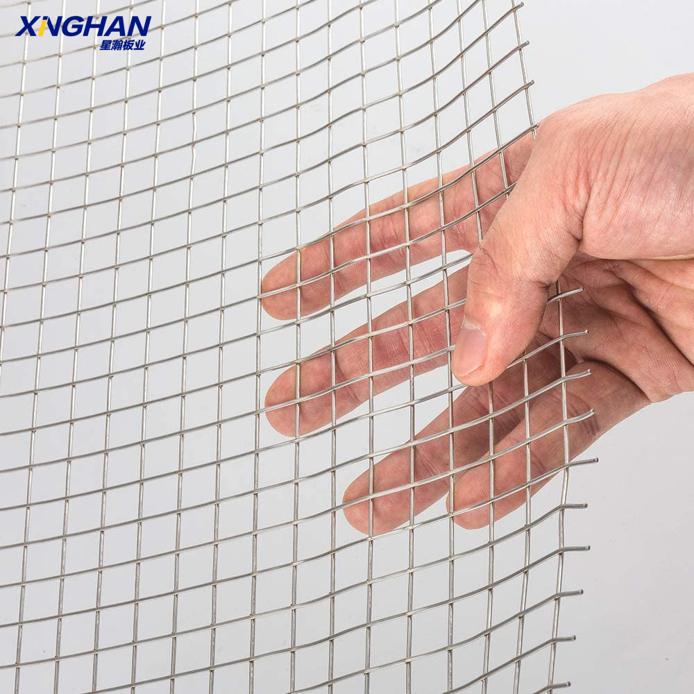 Galvanized welded wire mesh fence