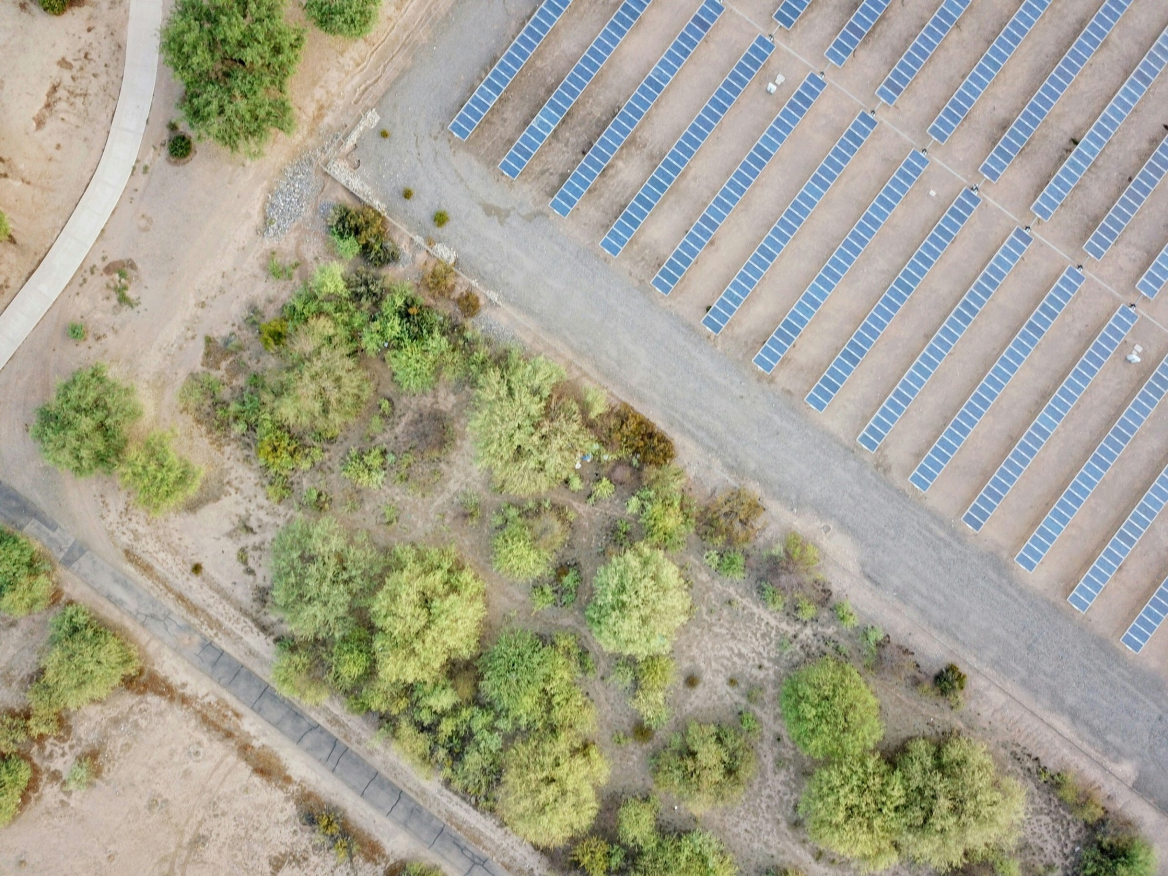 The photoelectric conversion service life of single crystal solar panels