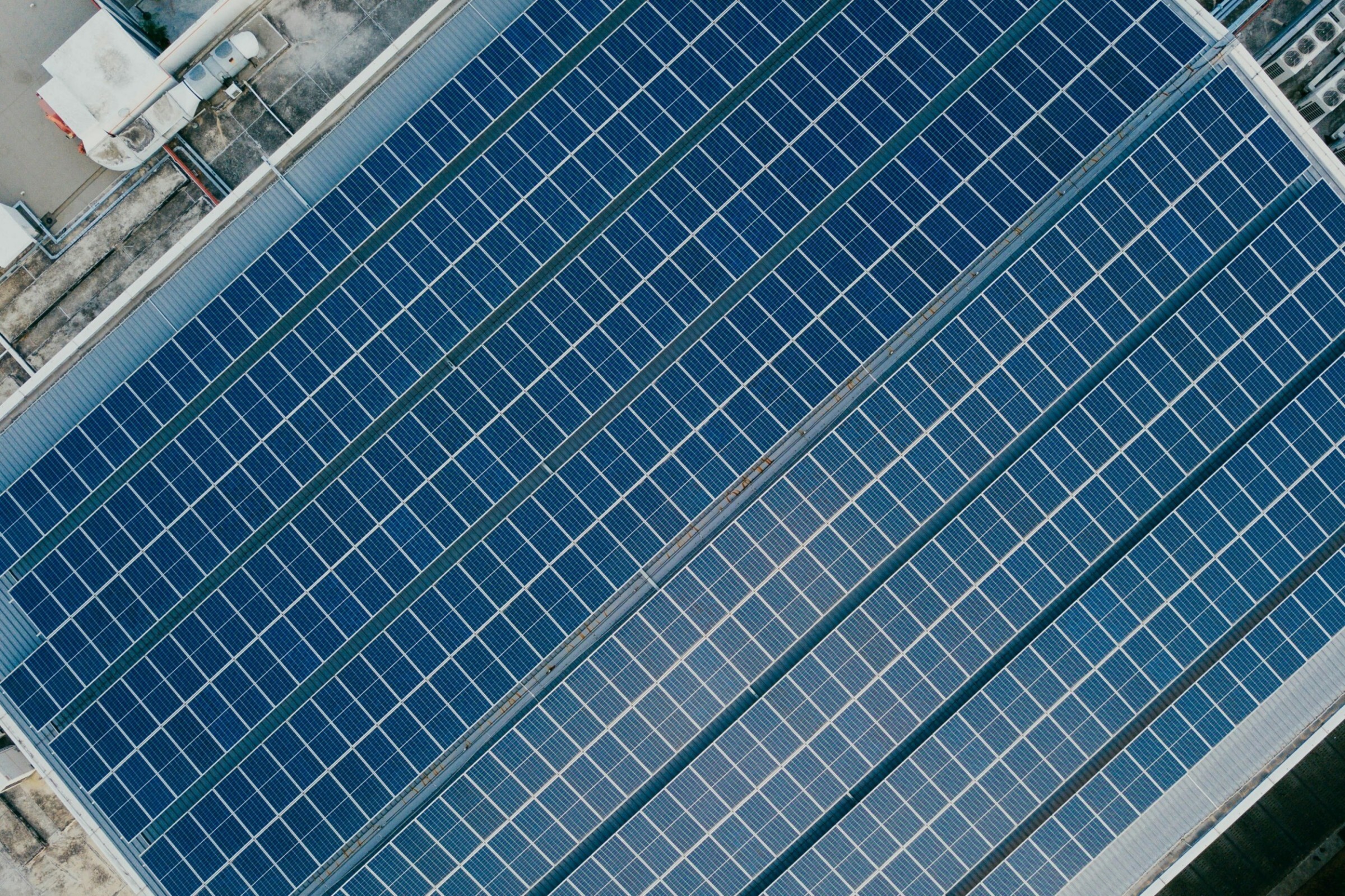 Solar panels composed of single crystal cells