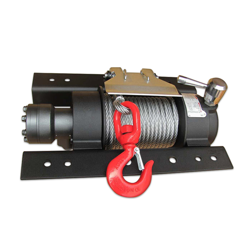 Clearance vehicle towing hydraulic winch