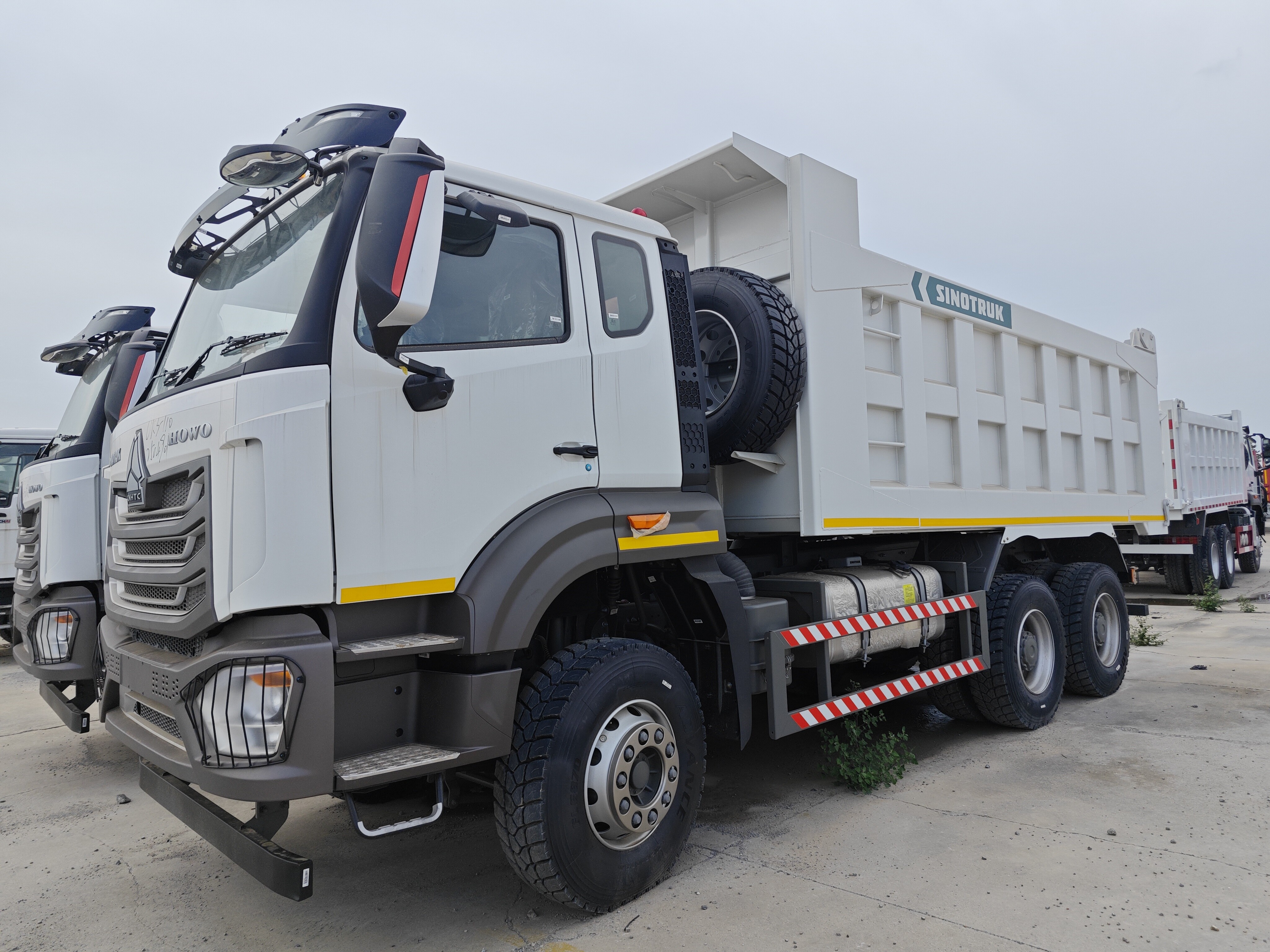 SINOTRUK HOWO 6X4 Dump truck