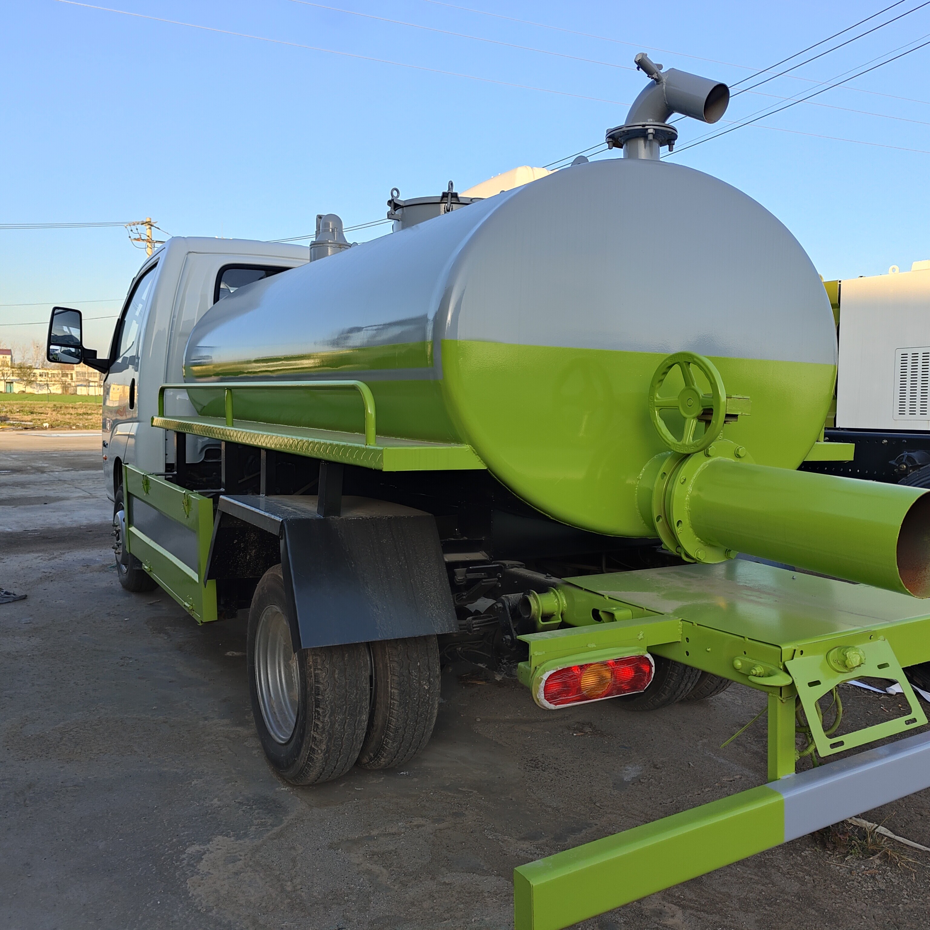 Dongfeng fecal suction truck