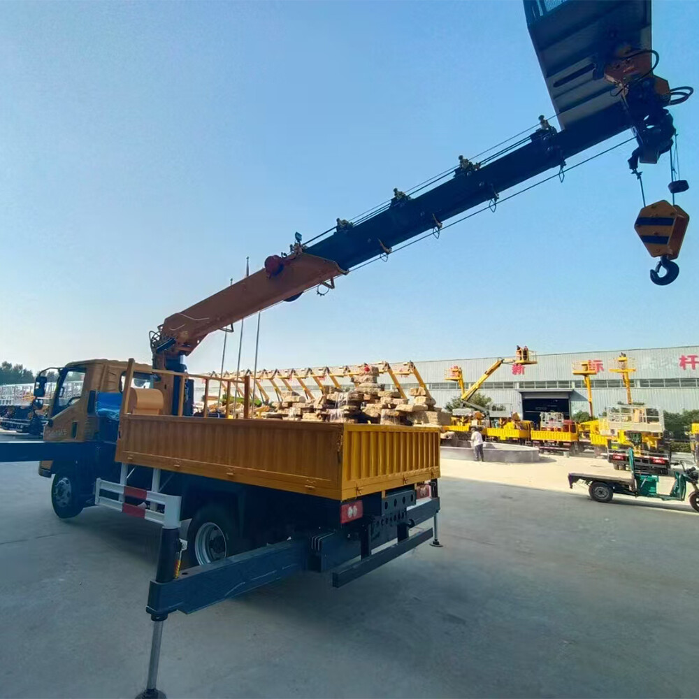 Foton Pilot M5 blue-plate truck-mounted crane