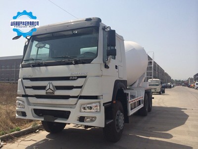 Camion malaxeur SINOTRUCK HOWO