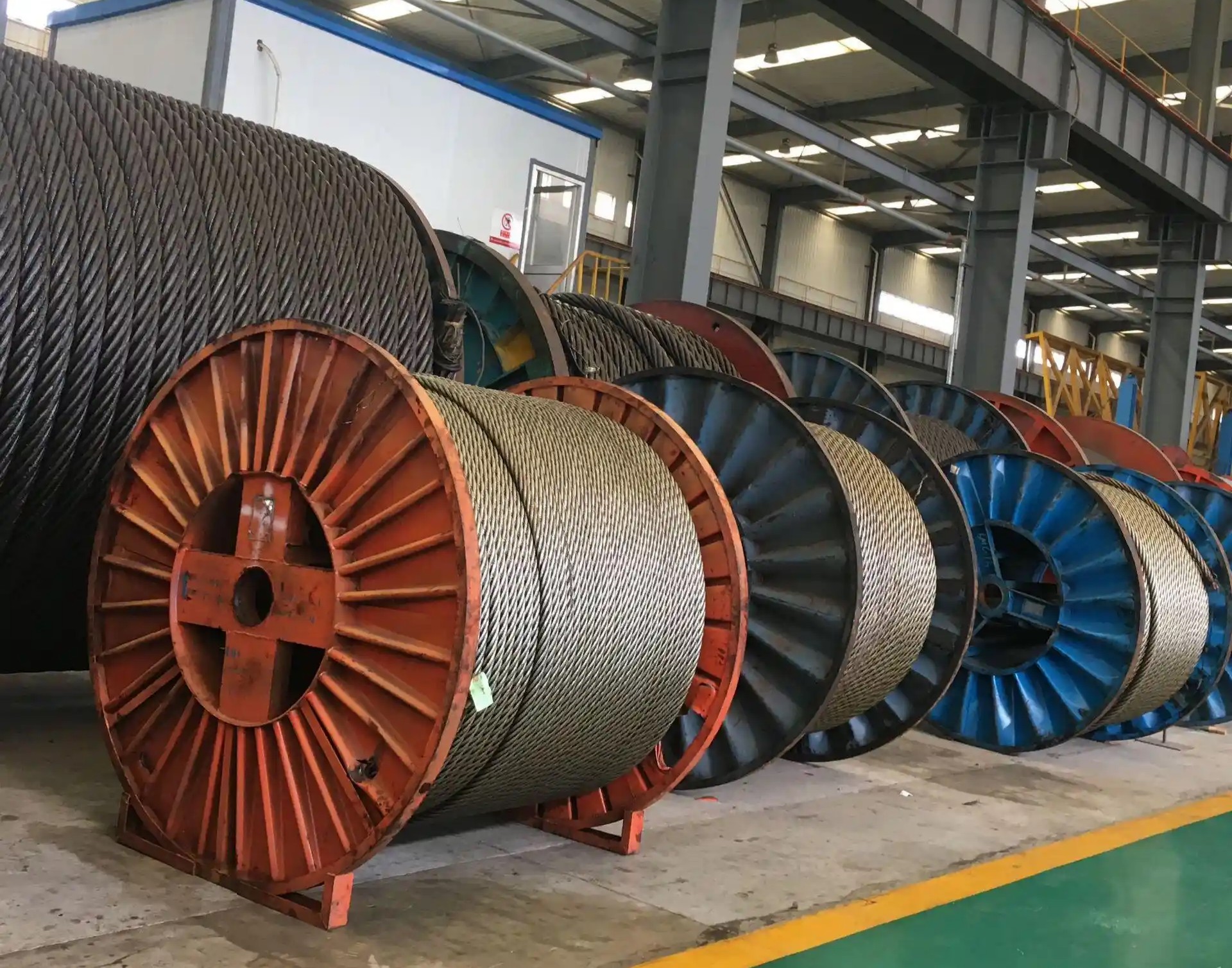 What is the difference between galvanized steel wire rope and non-galvanized steel wire rope?