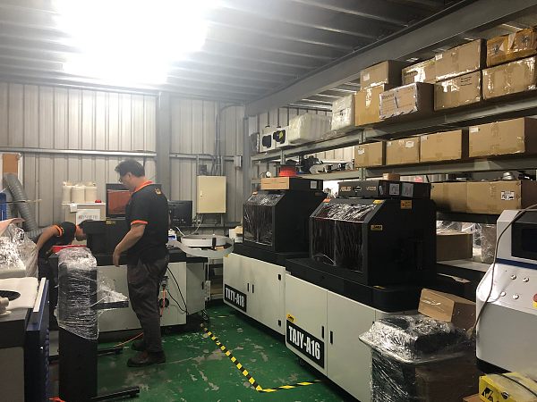 Taichung Tools manufactures machine parts with turning centers from Jinyuan.